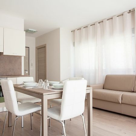 Astoria Suite Apartments Bolonia Exterior foto